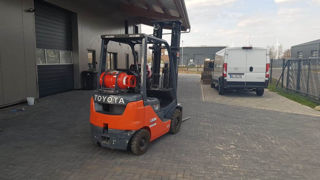 Toyota 02-8FGF18 Treibgasstapler www.heinbockel-gabelstapler.de