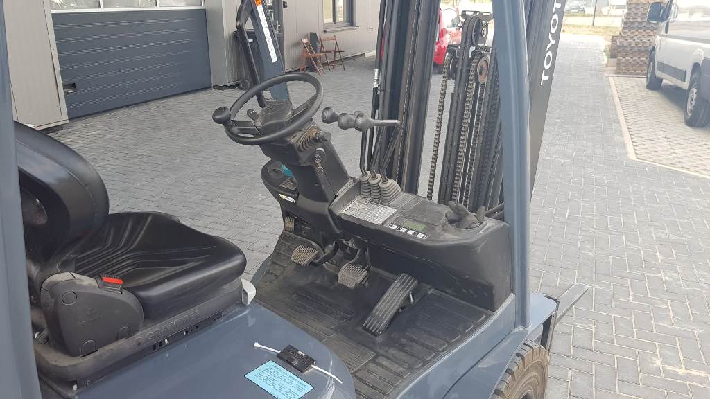 Toyota 02-8FGF18 Treibgasstapler www.heinbockel-gabelstapler.de