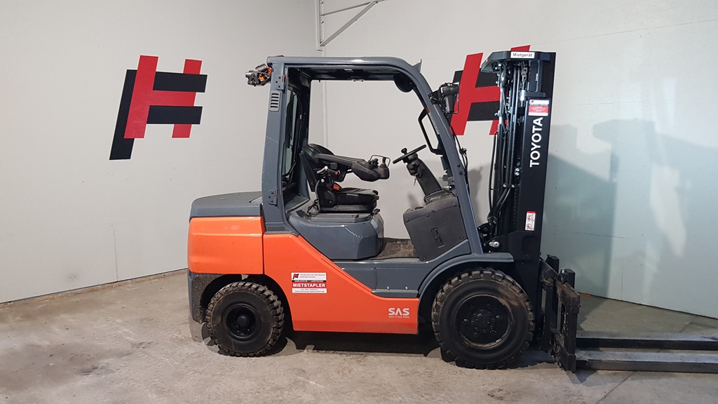 Toyota 52-8FDF30 Dieselstapler www.heinbockel-gabelstapler.de