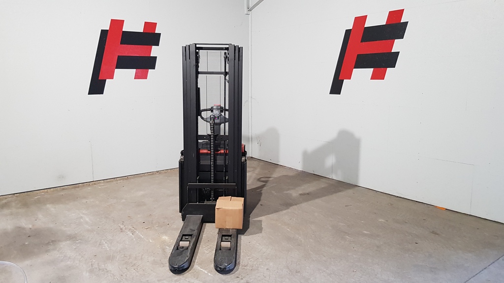 BT SWE140L Hochhubwagen www.heinbockel-gabelstapler.de