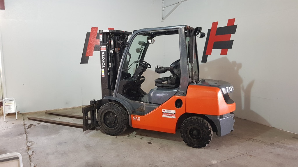 Toyota 02-8FDF30 Dieselstapler www.heinbockel-gabelstapler.de