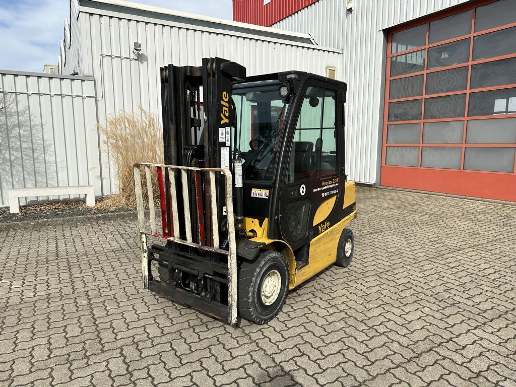 Yale-GLP25VX-Treibgasstapler-www.herbst-gabelstapler.de Yale-GLP25VX-Treibgasstapler-www.herbst-gabelstapler.de
