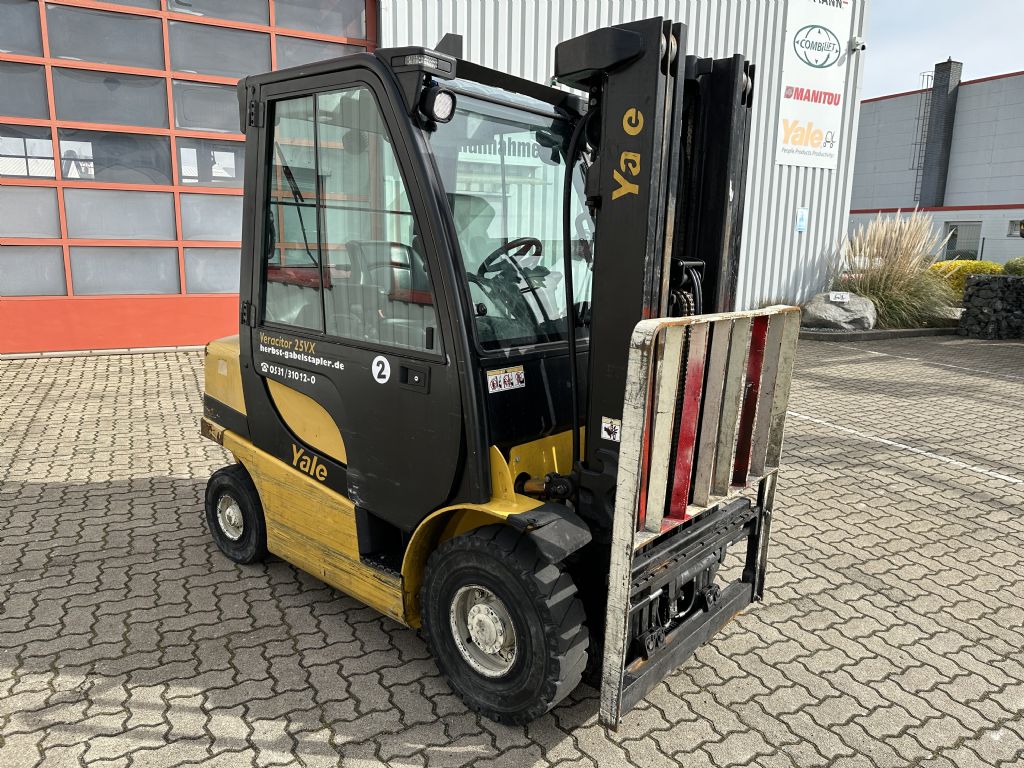 Yale-GLP25VX-Treibgasstapler-www.herbst-gabelstapler.de Yale-GLP25VX-Treibgasstapler-www.herbst-gabelstapler.de