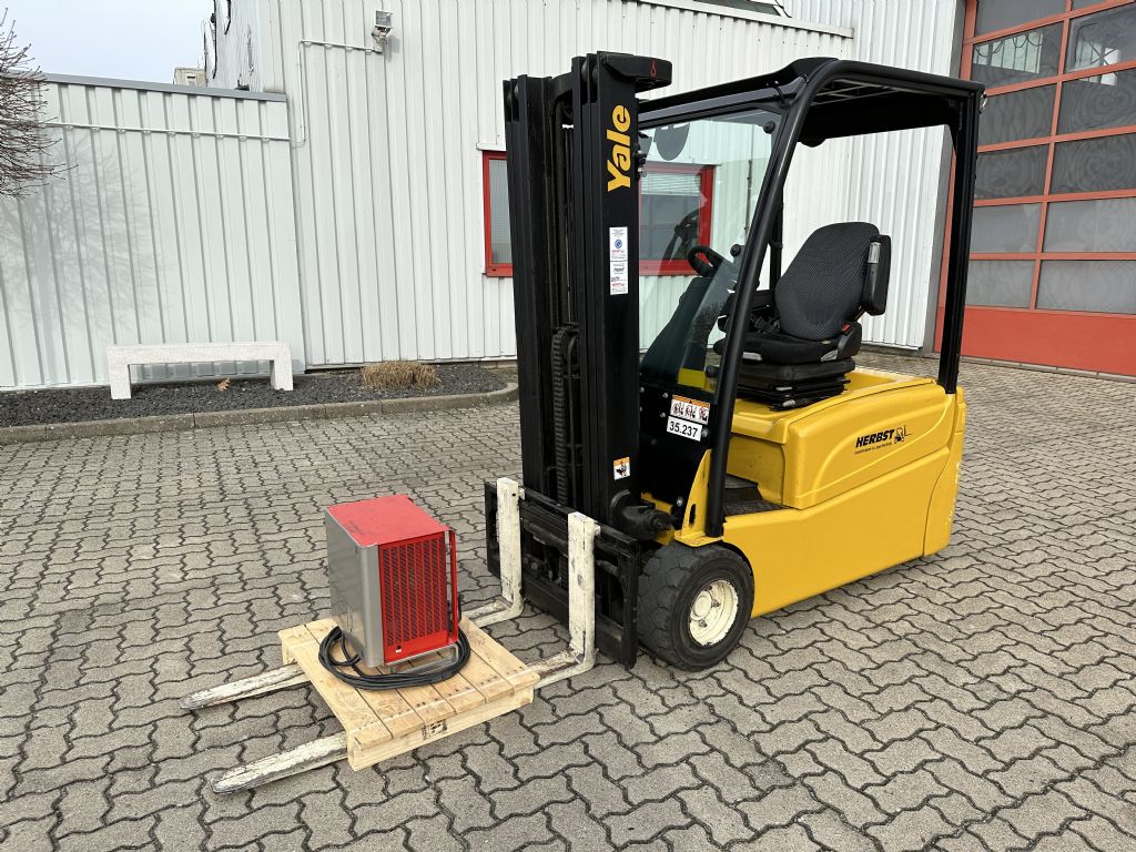 Yale-ERP20VT LWB-Elektro 3 Rad-Stapler-www.herbst-gabelstapler.de Yale-ERP20VT LWB-Elektro 3 Rad-Stapler-www.herbst-gabelstapler.de