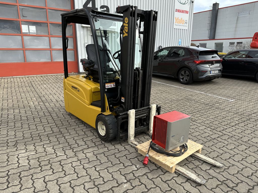 Yale-ERP20VT LWB-Elektro 3 Rad-Stapler-www.herbst-gabelstapler.de Yale-ERP20VT LWB-Elektro 3 Rad-Stapler-www.herbst-gabelstapler.de