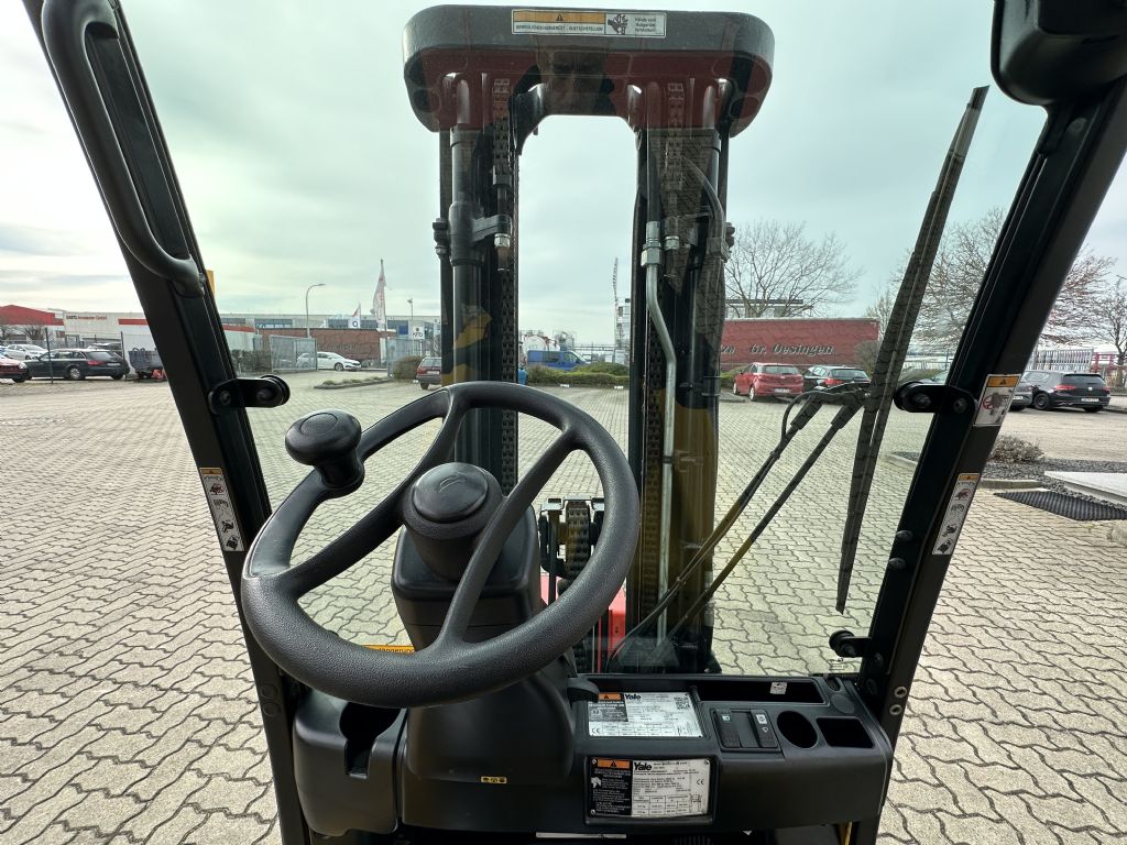Yale-ERP20VT LWB-Elektro 3 Rad-Stapler-www.herbst-gabelstapler.de Yale-ERP20VT LWB-Elektro 3 Rad-Stapler-www.herbst-gabelstapler.de