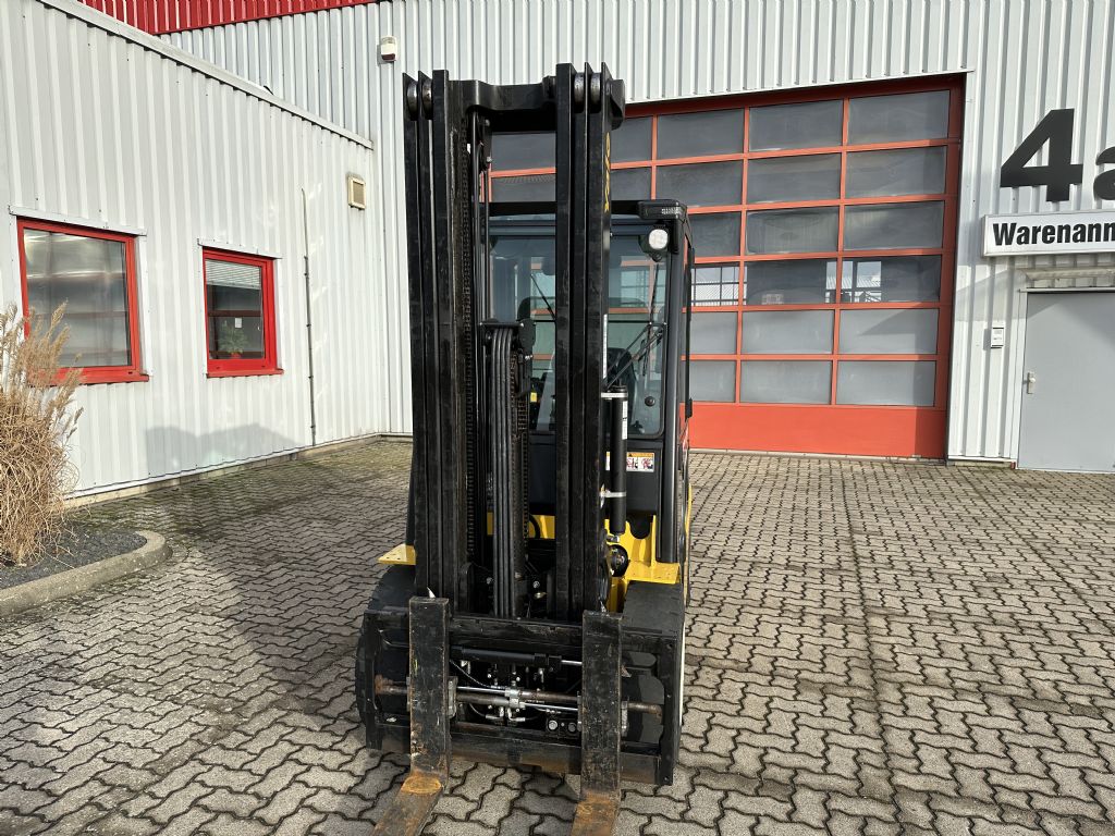 Yale-GDP35VX-Dieselstapler-www.herbst-gabelstapler.de Yale-GDP35VX-Dieselstapler-www.herbst-gabelstapler.de