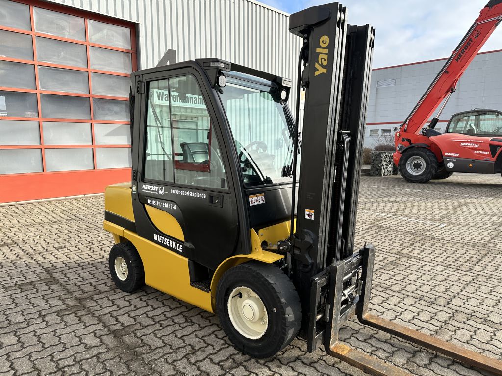 Yale-GDP35VX-Dieselstapler-www.herbst-gabelstapler.de Yale-GDP35VX-Dieselstapler-www.herbst-gabelstapler.de