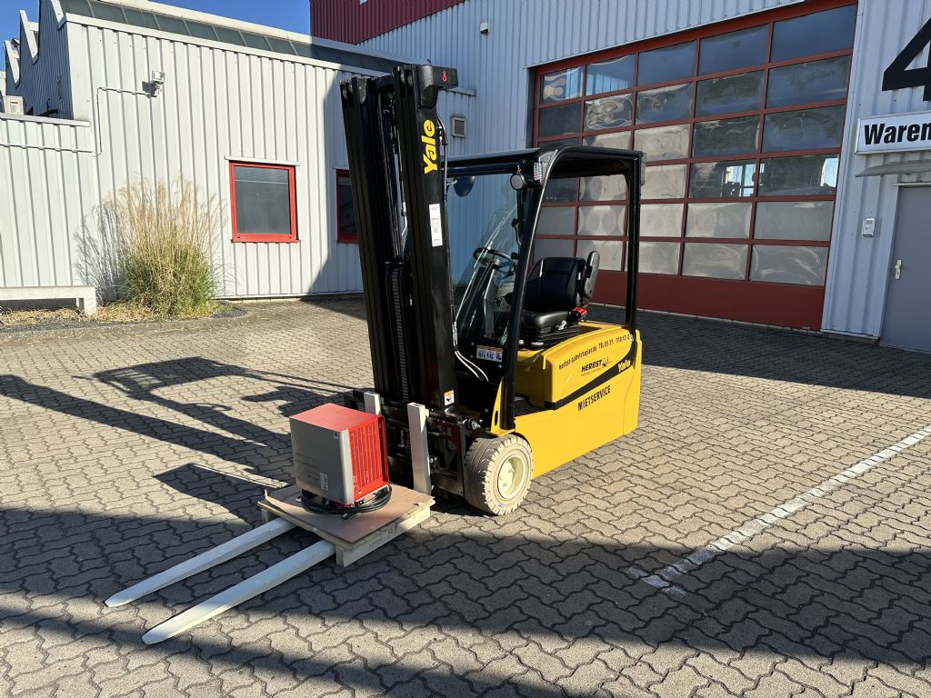Yale-ERP20VTLWB-Elektro 3 Rad-Stapler-www.herbst-gabelstapler.de Yale-ERP20VTLWB-Elektro 3 Rad-Stapler-www.herbst-gabelstapler.de
