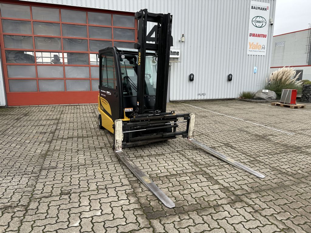 Yale-ERP30VL-Elektro 4 Rad-Stapler-www.herbst-gabelstapler.de Yale-ERP30VL-Elektro 4 Rad-Stapler-www.herbst-gabelstapler.de