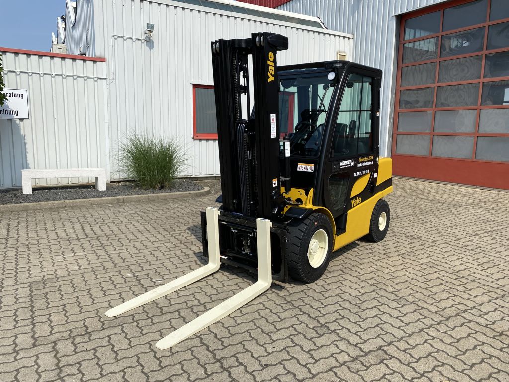 Yale-GDP35VX-Dieselstapler-www.herbst-gabelstapler.de Yale-GDP35VX-Dieselstapler-www.herbst-gabelstapler.de