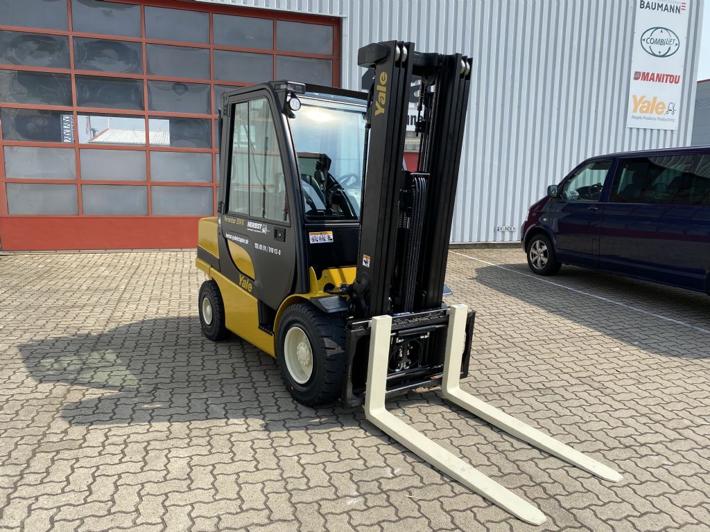 Yale-GDP35VX-Dieselstapler-www.herbst-gabelstapler.de Yale-GDP35VX-Dieselstapler-www.herbst-gabelstapler.de
