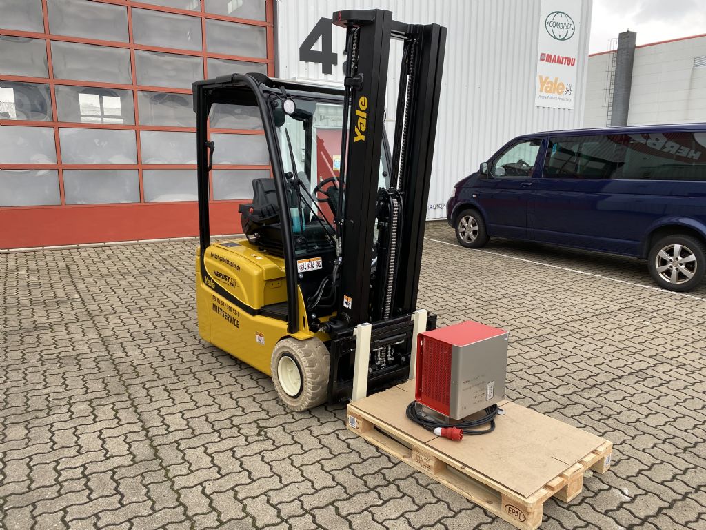 Yale-ERP16VT SWB-Elektro 3 Rad-Stapler-www.herbst-gabelstapler.de Yale-ERP16VT SWB-Elektro 3 Rad-Stapler-www.herbst-gabelstapler.de