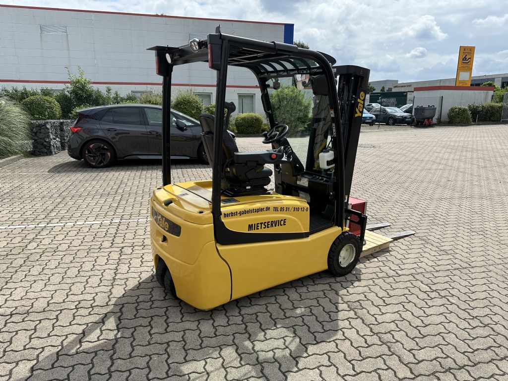 Yale-ERP20VTLWB-Elektro 3 Rad-Stapler-www.herbst-gabelstapler.de