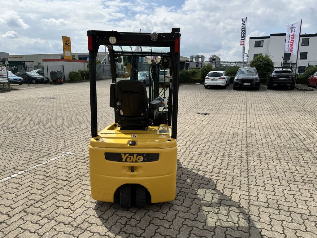 Yale-ERP20VTLWB-Elektro 3 Rad-Stapler-www.herbst-gabelstapler.de