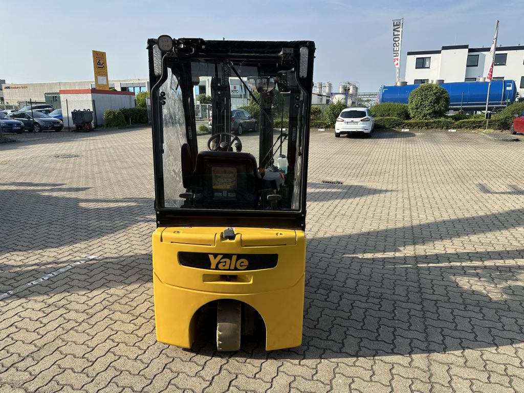 Yale-ERP15VC-Elektro 3 Rad-Stapler-www.herbst-gabelstapler.de Yale-ERP15VC-Elektro 3 Rad-Stapler-www.herbst-gabelstapler.de