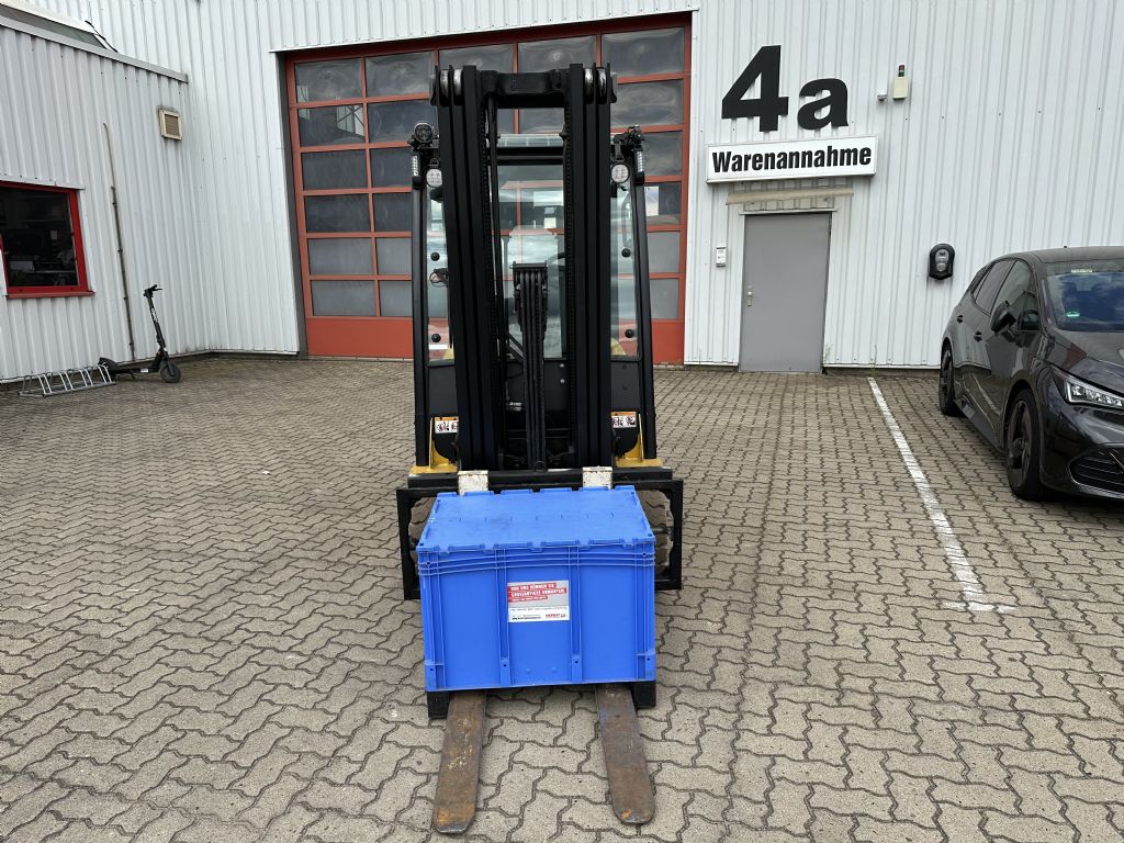 Yale-ERP35VL-Elektro 4 Rad-Stapler-www.herbst-gabelstapler.de