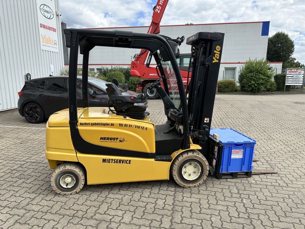 Yale-ERP35VL-Elektro 4 Rad-Stapler-www.herbst-gabelstapler.de