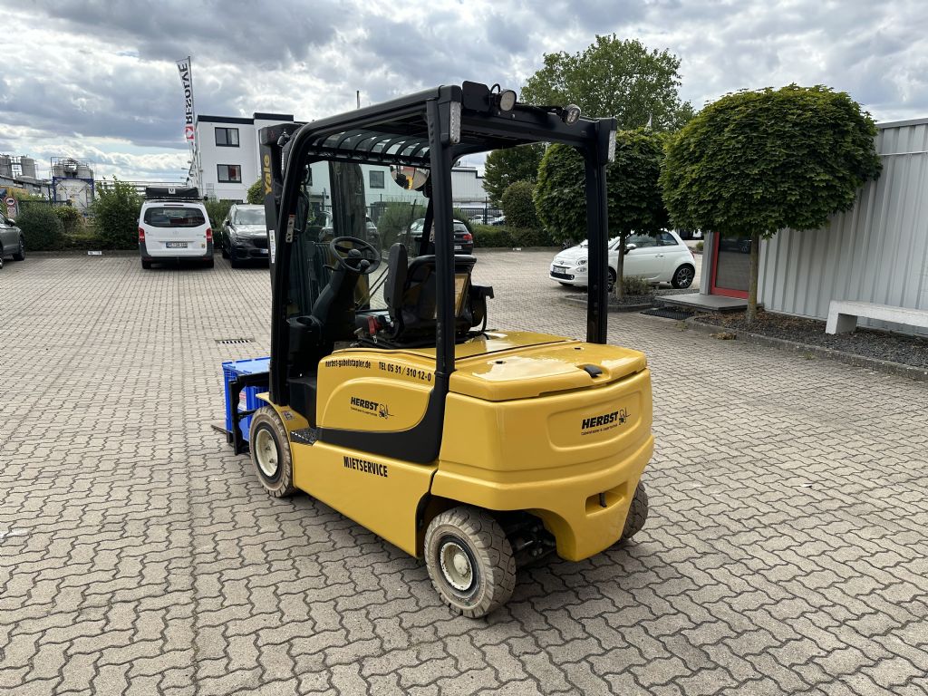Yale-ERP35VL-Elektro 4 Rad-Stapler-www.herbst-gabelstapler.de