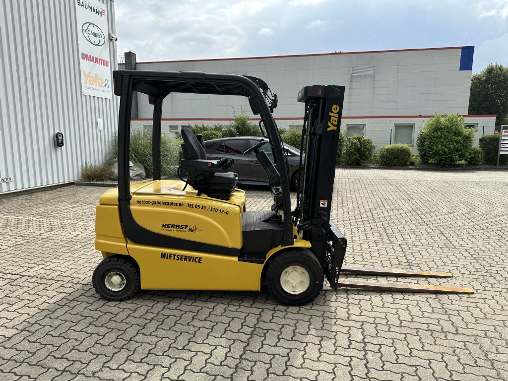Yale-ERP25VLLWB-Elektro 4 Rad-Stapler-www.herbst-gabelstapler.de