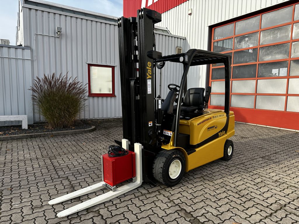 Yale-ERP35VL-Elektro 4 Rad-Stapler-www.herbst-gabelstapler.de Yale-ERP35VL-Elektro 4 Rad-Stapler-www.herbst-gabelstapler.de