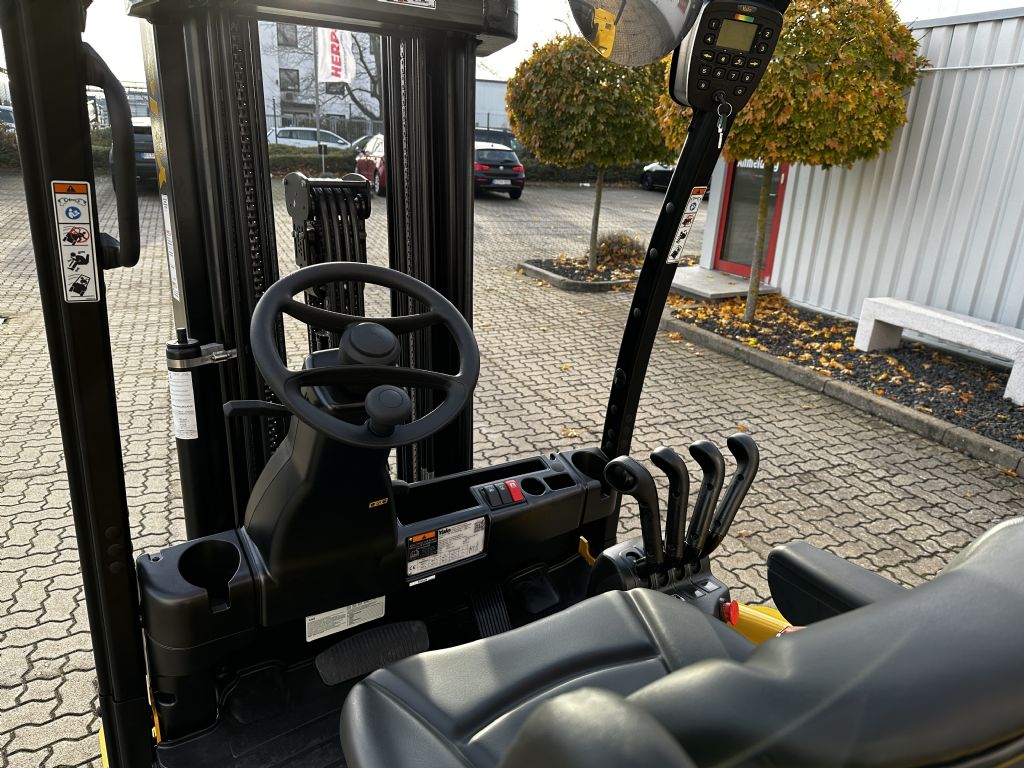 Yale-ERP35VL-Elektro 4 Rad-Stapler-www.herbst-gabelstapler.de Yale-ERP35VL-Elektro 4 Rad-Stapler-www.herbst-gabelstapler.de