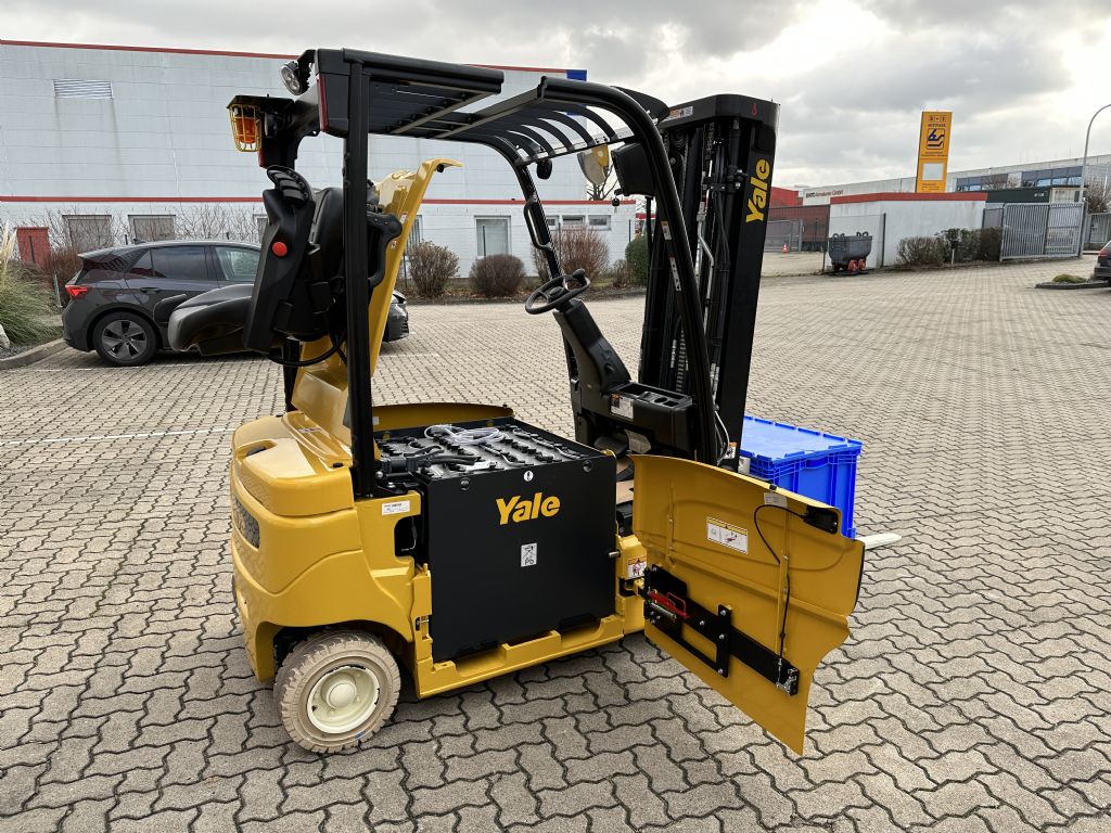 Yale-ERP20VF LWB-Elektro 4 Rad-Stapler-www.herbst-gabelstapler.de Yale-ERP20VF LWB-Elektro 4 Rad-Stapler-www.herbst-gabelstapler.de
