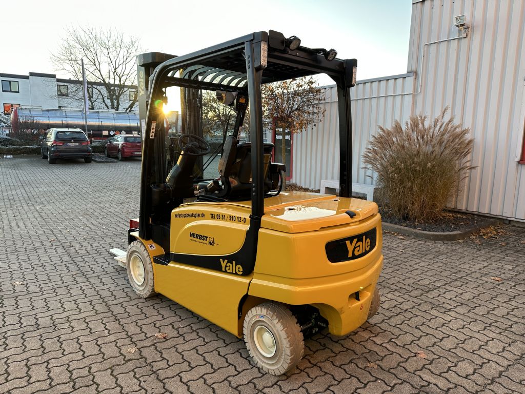 Yale-ERP35VL-Elektro 4 Rad-Stapler-www.herbst-gabelstapler.de