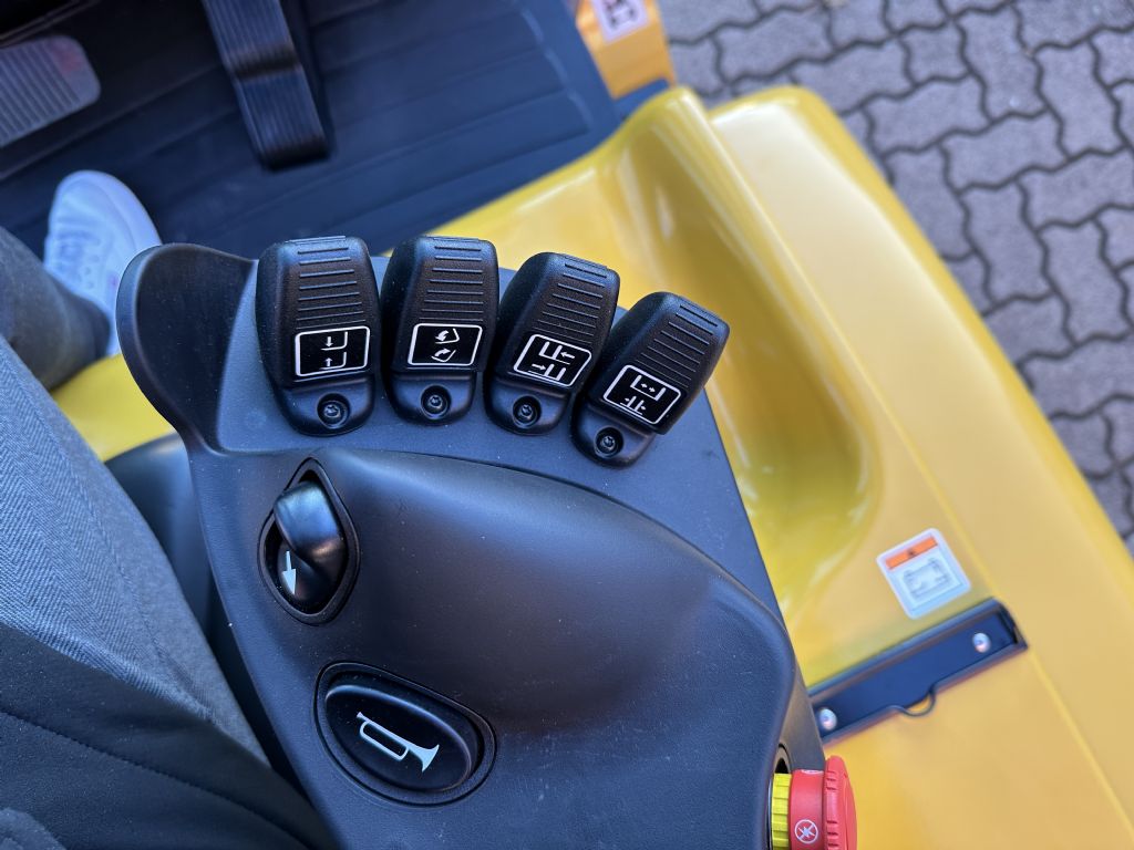 Yale-ERP35VL-Elektro 4 Rad-Stapler-www.herbst-gabelstapler.de