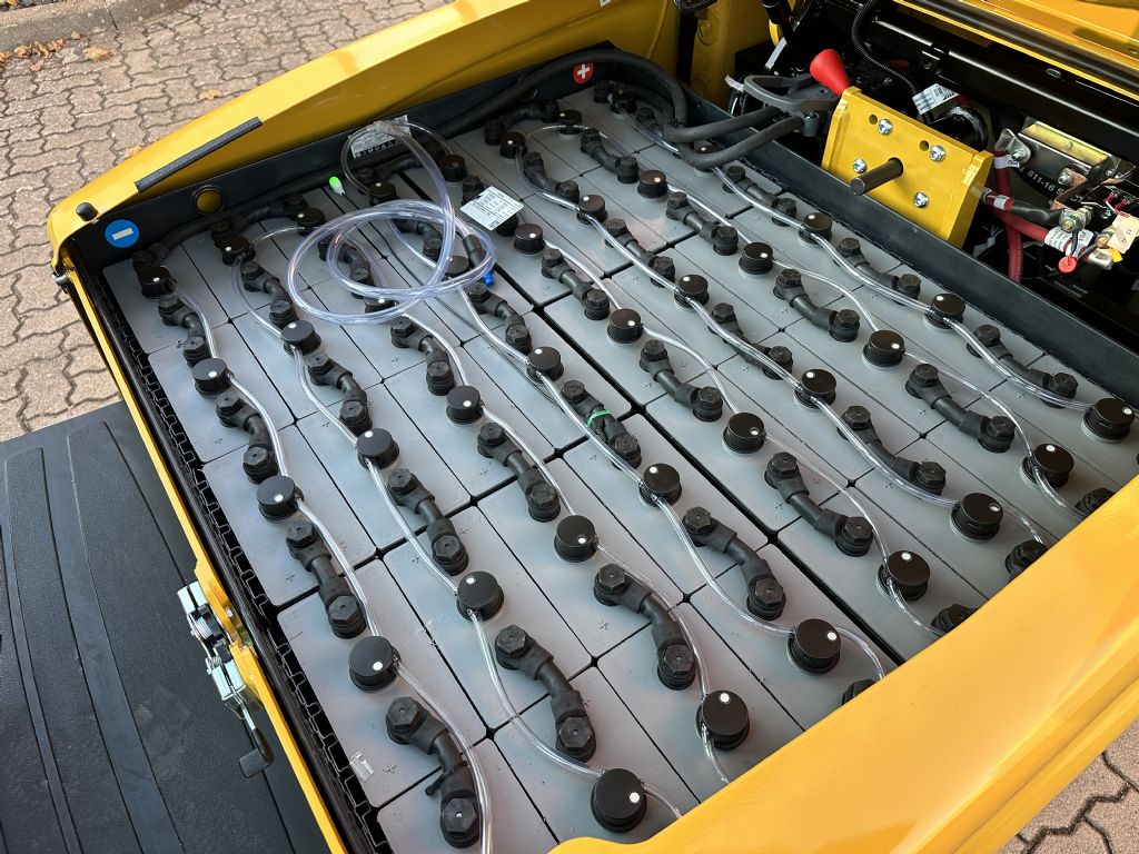 Yale-ERP35VL-Elektro 4 Rad-Stapler-www.herbst-gabelstapler.de