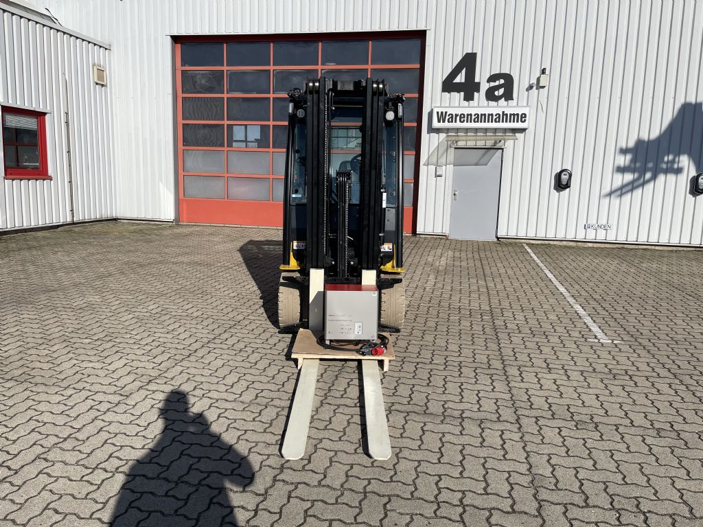 Yale-ERP35VLLWB-Elektro 4 Rad-Stapler-www.herbst-gabelstapler.de