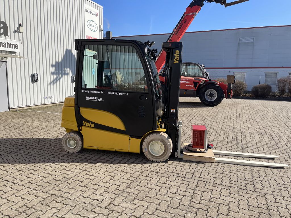 Yale-ERP35VLLWB-Elektro 4 Rad-Stapler-www.herbst-gabelstapler.de