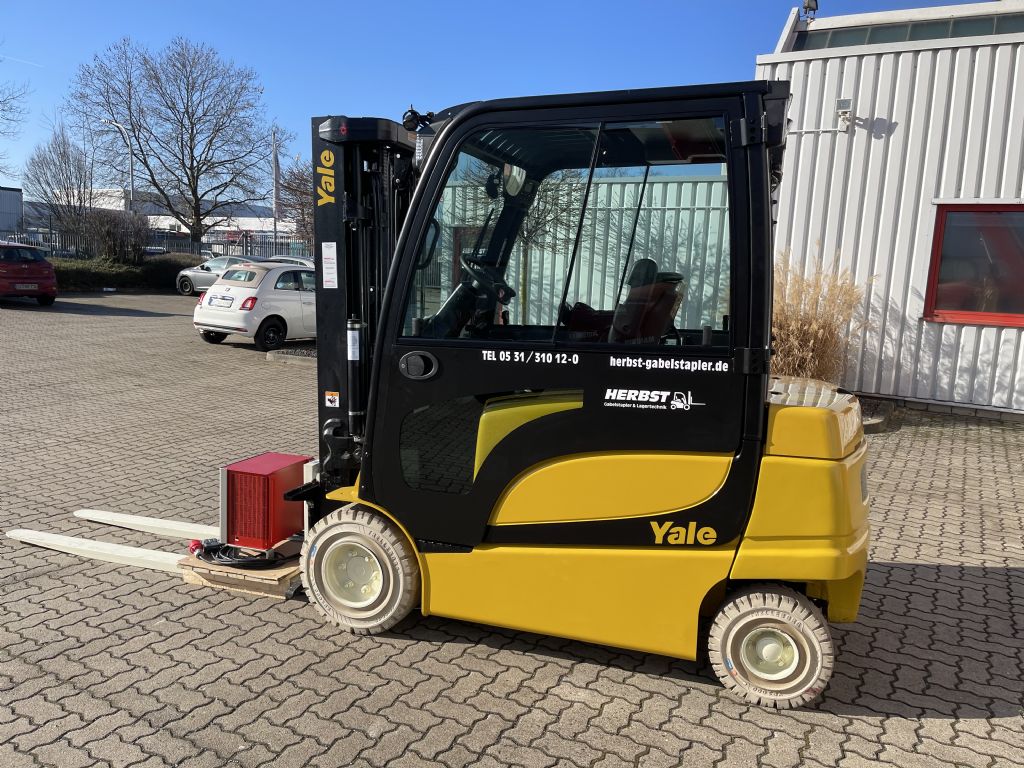 Yale-ERP35VLLWB-Elektro 4 Rad-Stapler-www.herbst-gabelstapler.de