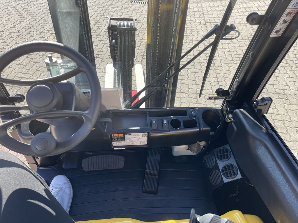 Yale-ERP35VLLWB-Elektro 4 Rad-Stapler-www.herbst-gabelstapler.de