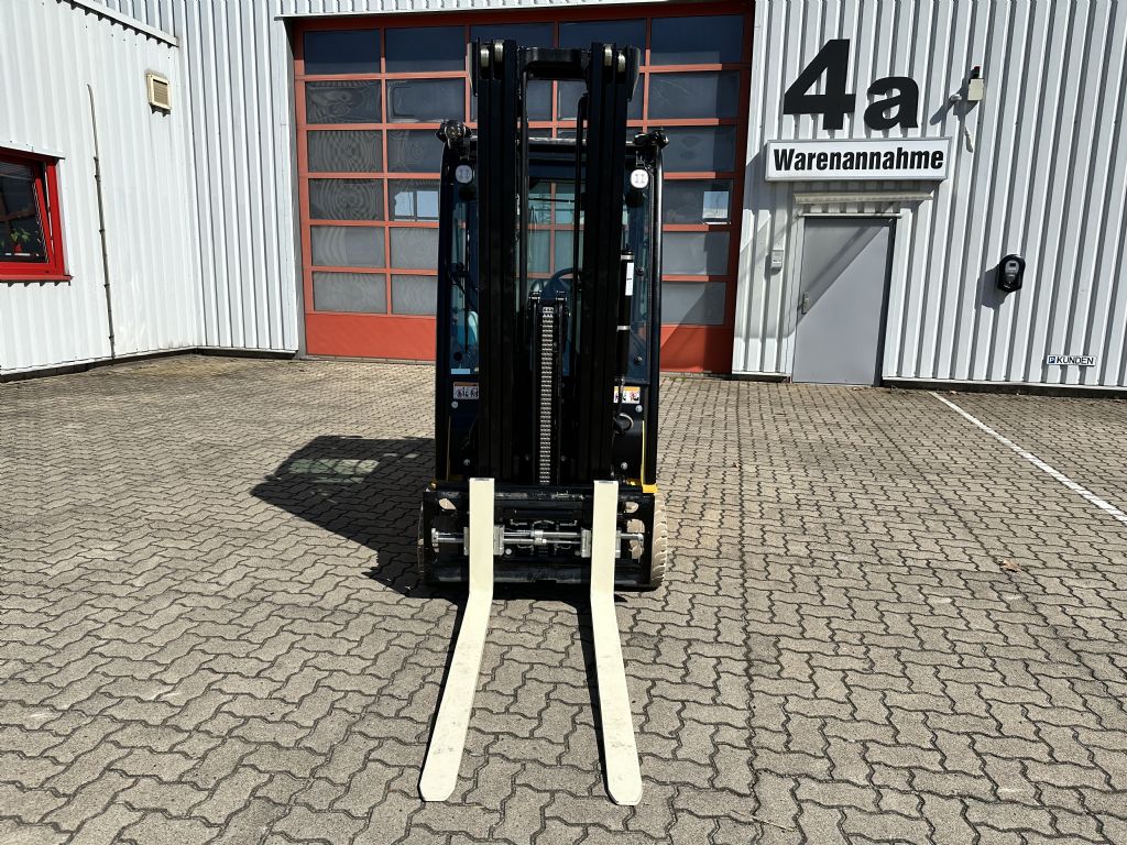Yale-ERP20VF-Elektro 4 Rad-Stapler-www.herbst-gabelstapler.de