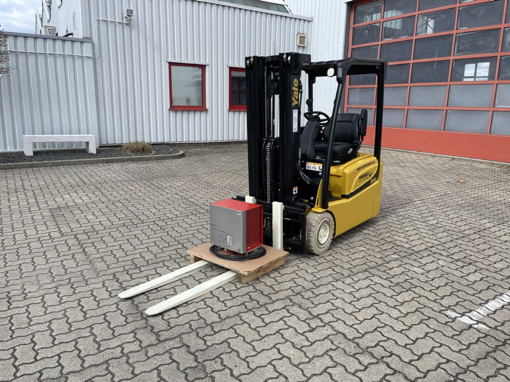 Yale-ERP16VTSWB-Elektro 3 Rad-Stapler-www.herbst-gabelstapler.de Yale-ERP16VTSWB-Elektro 3 Rad-Stapler-www.herbst-gabelstapler.de