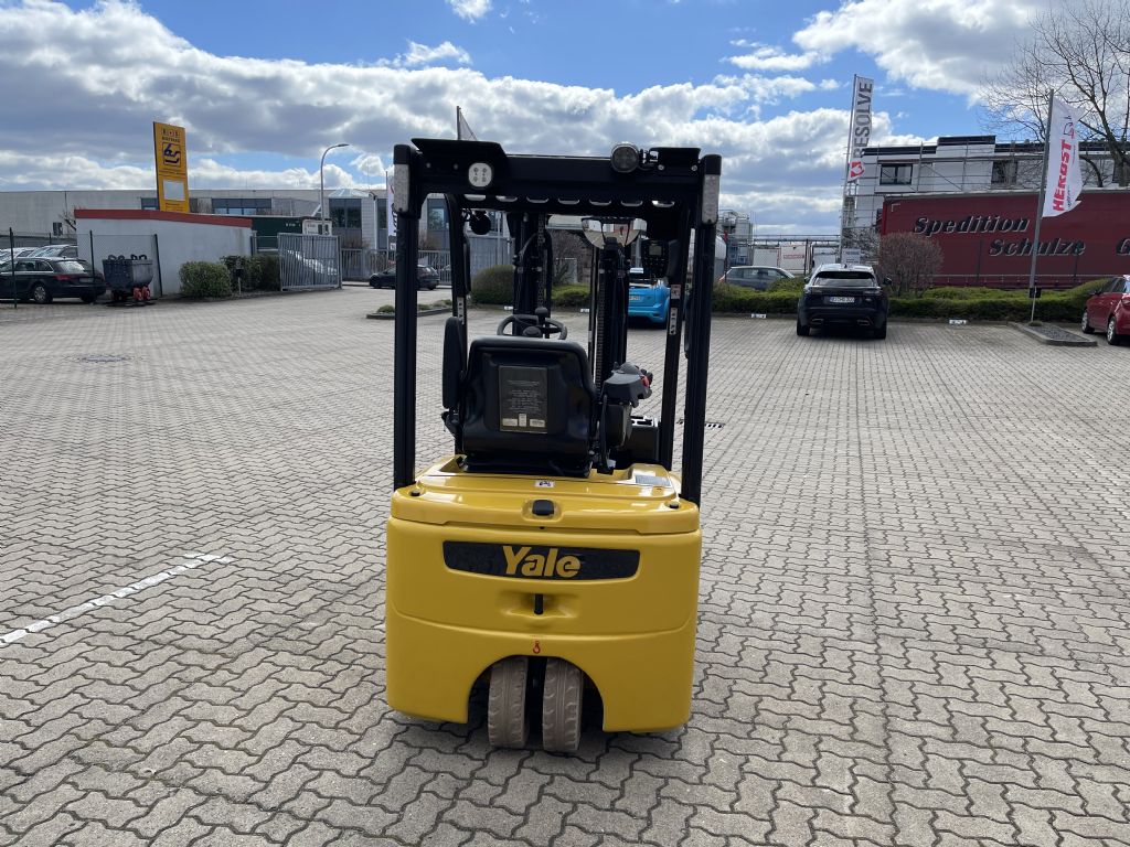 Yale-ERP16VTSWB-Elektro 3 Rad-Stapler-www.herbst-gabelstapler.de Yale-ERP16VTSWB-Elektro 3 Rad-Stapler-www.herbst-gabelstapler.de