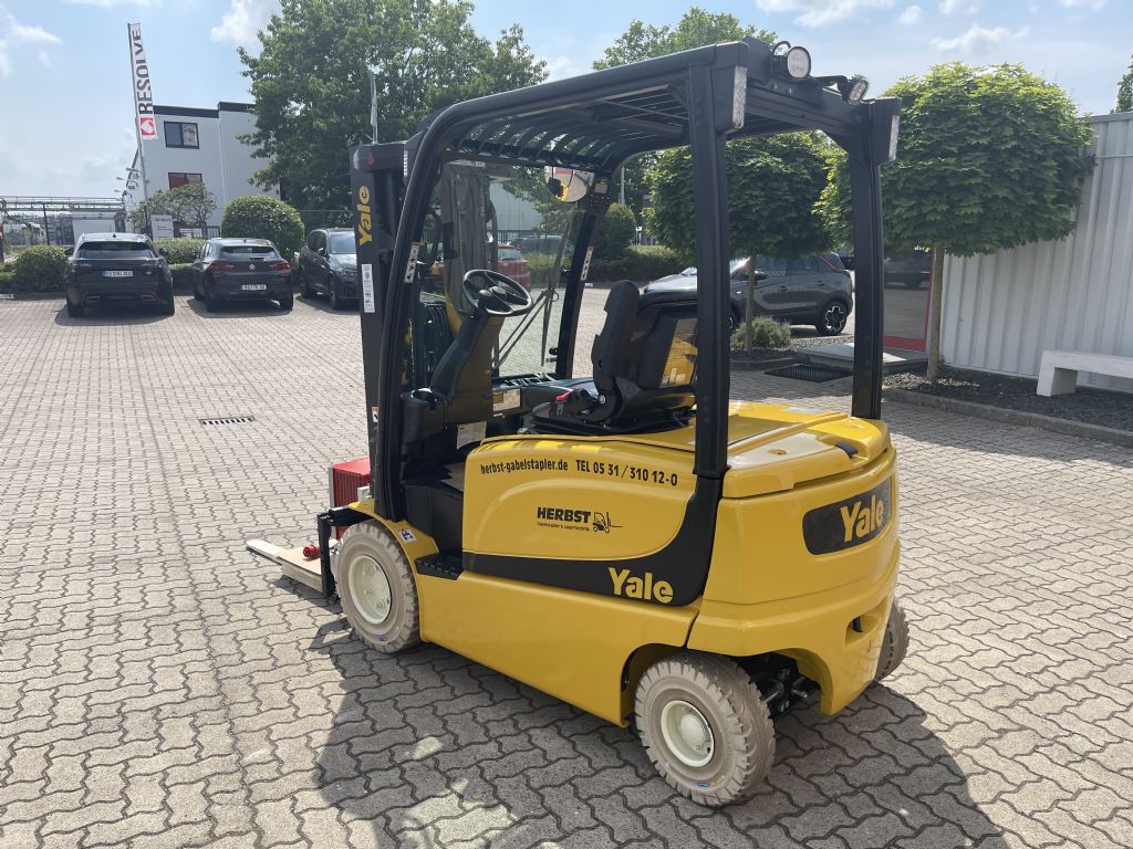 Yale-ERP25VLMWB-Elektro 4 Rad-Stapler-www.herbst-gabelstapler.de Yale-ERP25VLMWB-Elektro 4 Rad-Stapler-www.herbst-gabelstapler.de