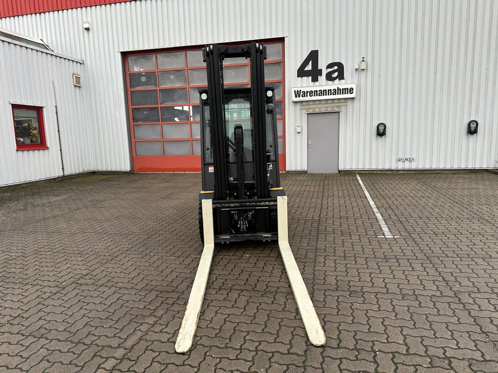 Yale-GDP3.5N-Dieselstapler-www.herbst-gabelstapler.de Yale-GDP3.5N-Dieselstapler-www.herbst-gabelstapler.de