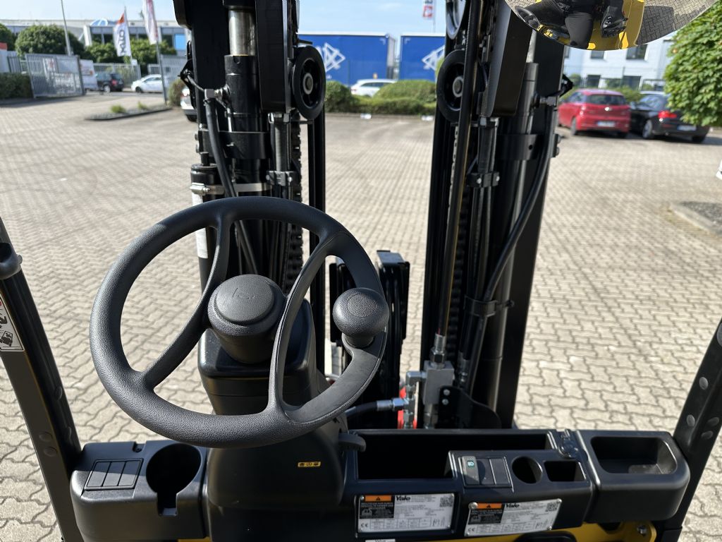Yale-ERP50VM-Elektro 4 Rad-Stapler-www.herbst-gabelstapler.de