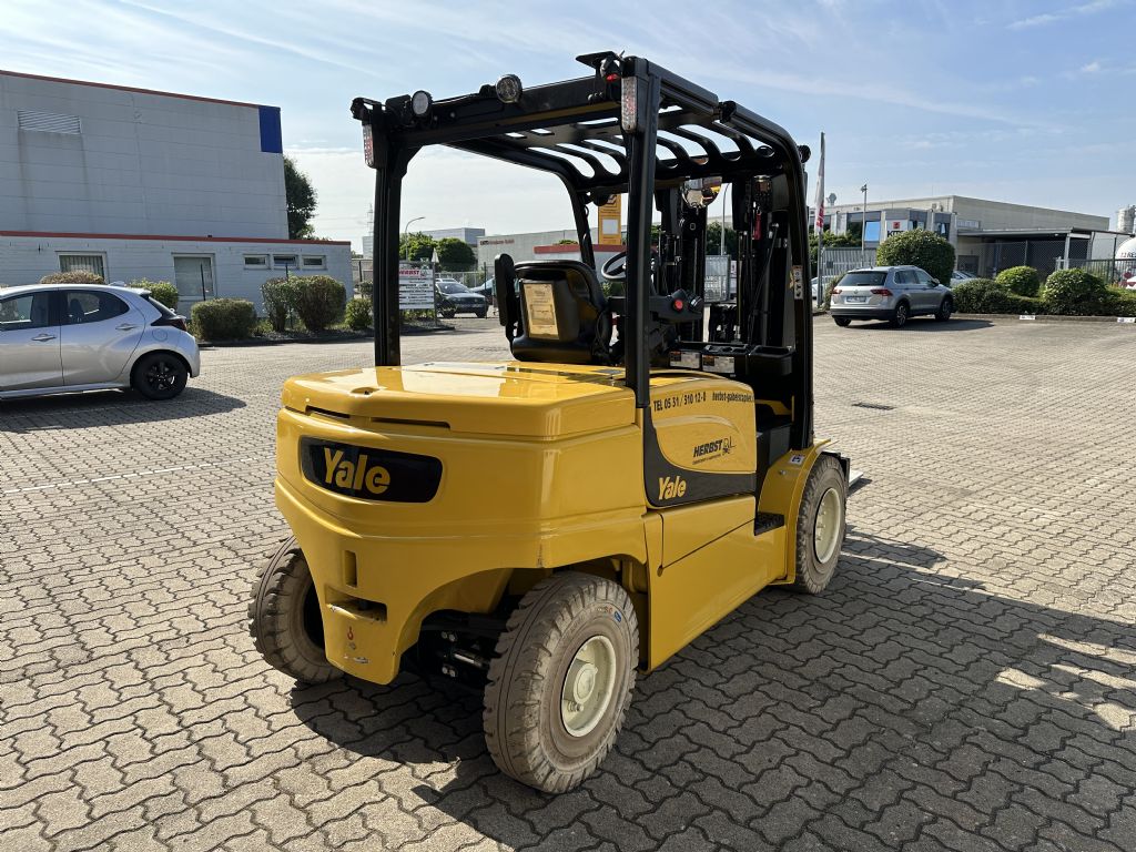 Yale-ERP50VM-Elektro 4 Rad-Stapler-www.herbst-gabelstapler.de