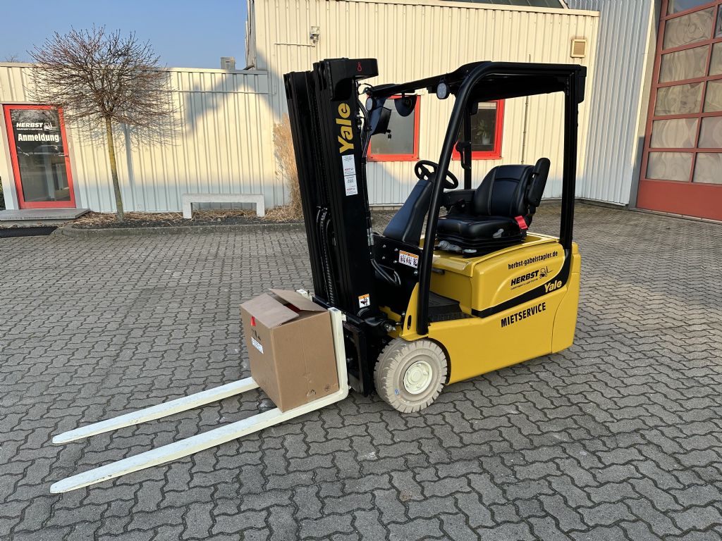 Yale-ERP16VTSWB-Elektro 3 Rad-Stapler-www.herbst-gabelstapler.de Yale-ERP16VTSWB-Elektro 3 Rad-Stapler-www.herbst-gabelstapler.de