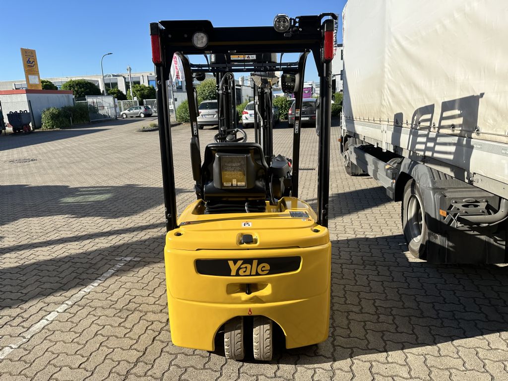 Yale-ERP20VTLWB-Elektro 3 Rad-Stapler-www.herbst-gabelstapler.de Yale-ERP20VTLWB-Elektro 3 Rad-Stapler-www.herbst-gabelstapler.de