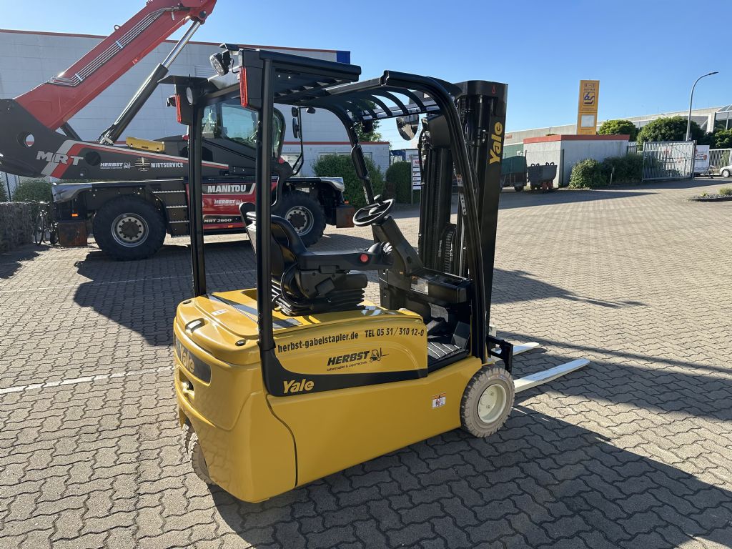 Yale-ERP20VTLWB-Elektro 3 Rad-Stapler-www.herbst-gabelstapler.de Yale-ERP20VTLWB-Elektro 3 Rad-Stapler-www.herbst-gabelstapler.de