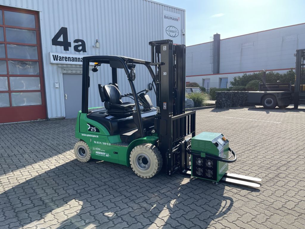 HC Hangcha-CPD25-XD4-SI25-Elektro 4 Rad-Stapler-www.herbst-gabelstapler.de HC Hangcha-CPD25-XD4-SI25-Elektro 4 Rad-Stapler-www.herbst-gabelstapler.de