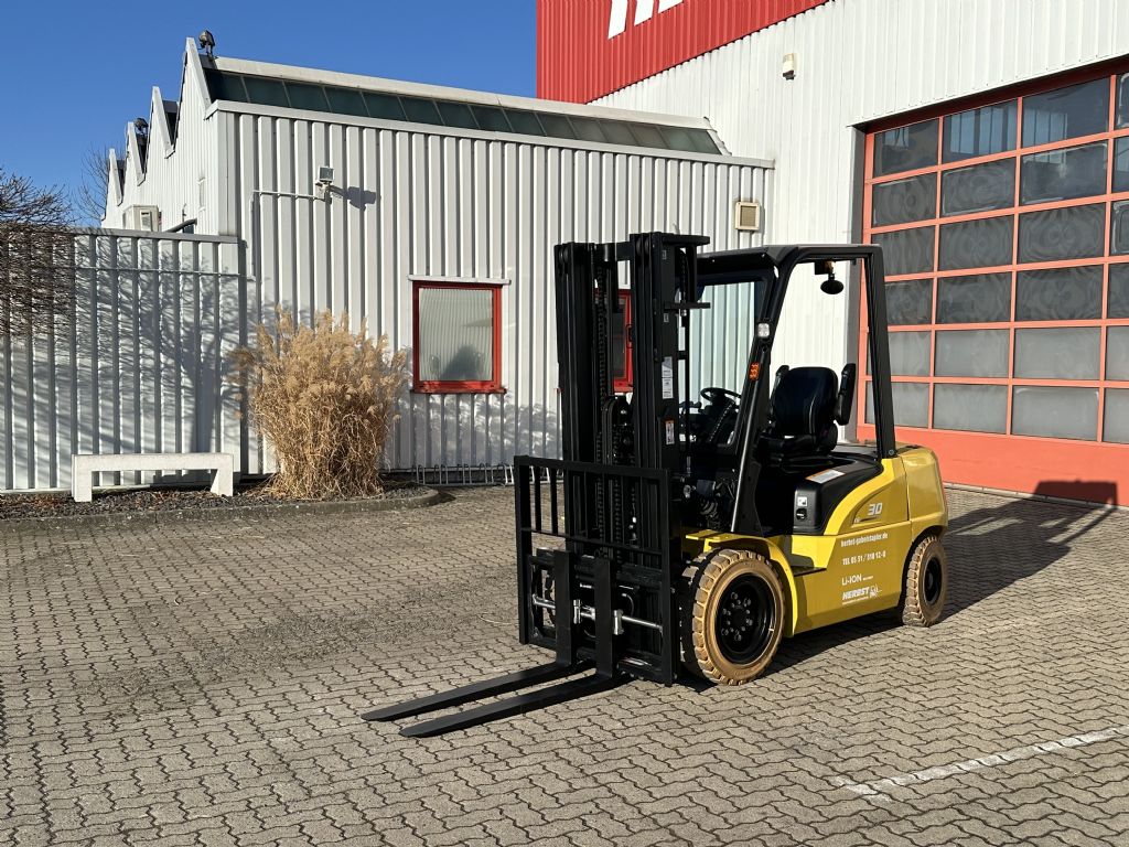Hangcha-CPD30-XEY2HA-SI-Elektro 4 Rad-Stapler-www.herbst-gabelstapler.de