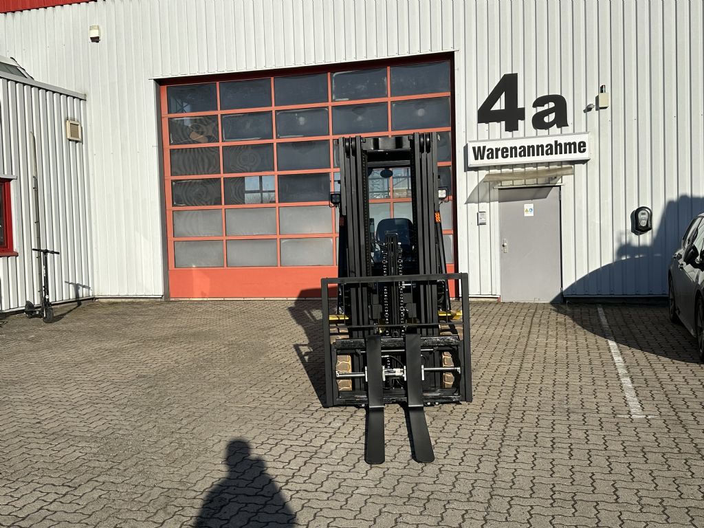 Hangcha-CPD30-XEY2HA-SI-Elektro 4 Rad-Stapler-www.herbst-gabelstapler.de