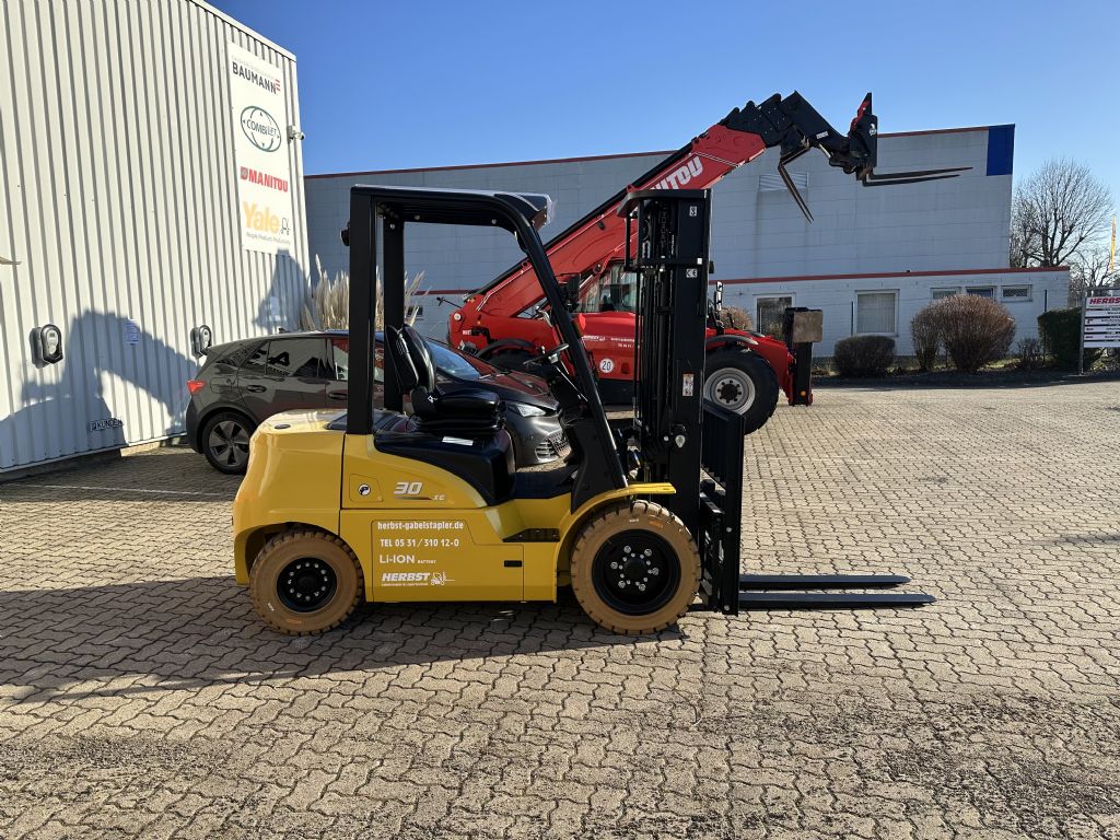 Hangcha-CPD30-XEY2HA-SI-Elektro 4 Rad-Stapler-www.herbst-gabelstapler.de