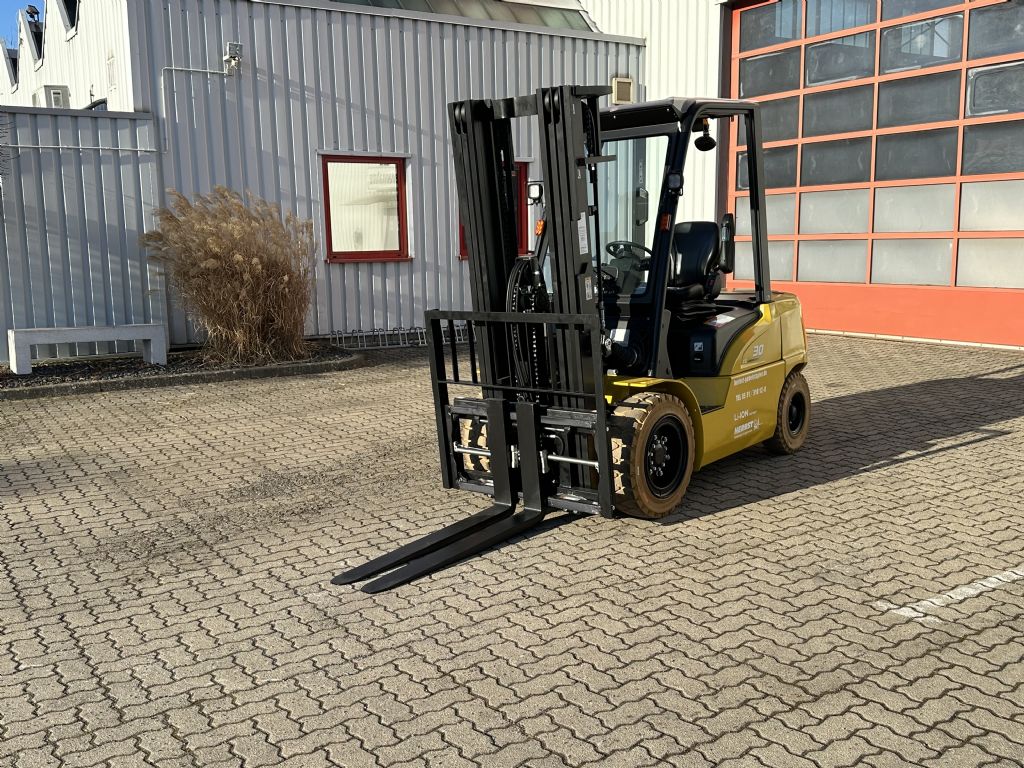 Hangcha-CPD30-XEY2HA-SI-Elektro 4 Rad-Stapler-www.herbst-gabelstapler.de