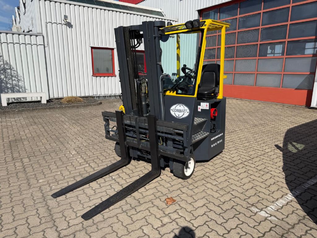 Combilift-CB2500LPG-Vierwege Seitenstapler-www.herbst-gabelstapler.de